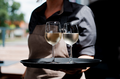 Als medewerker bediening verwelkom je onze gasten